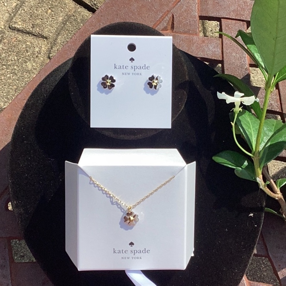 NWT Kate Spade Gold and Silver Clover Necklace & Earring Jewelry Set - Picture 5 of 5